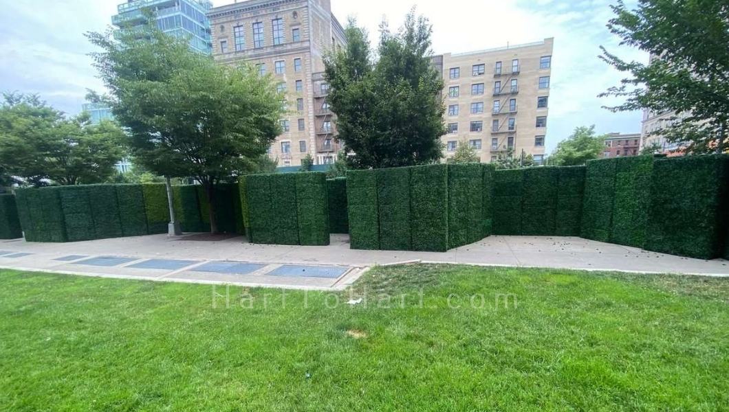 h2h lounge backdrop rental flower hedge wall 6