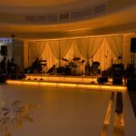 oheka castle wedding band stage decor (2)