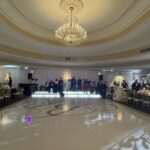 oheka castle wedding band stage decor (4)