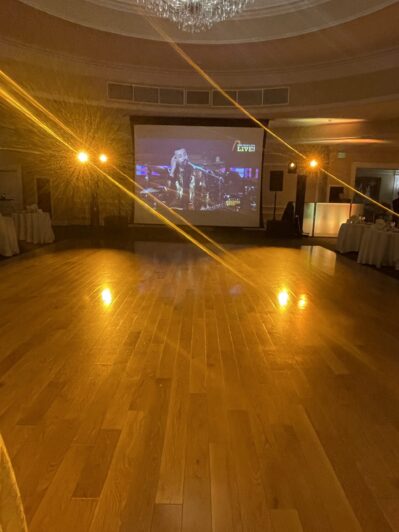 oheka castle wedding band stage decor (8)